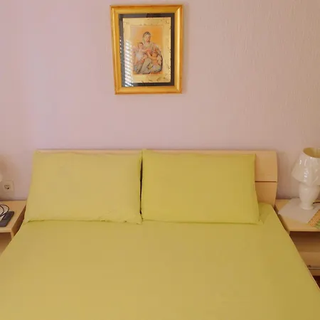 Lush And Sunny With Balcony And Sea View Appartamento